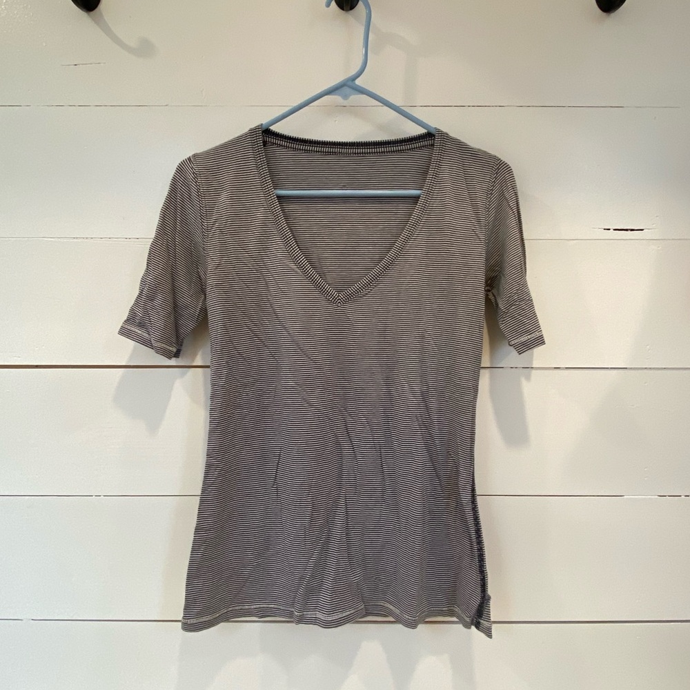 Lulu navy stripe tee